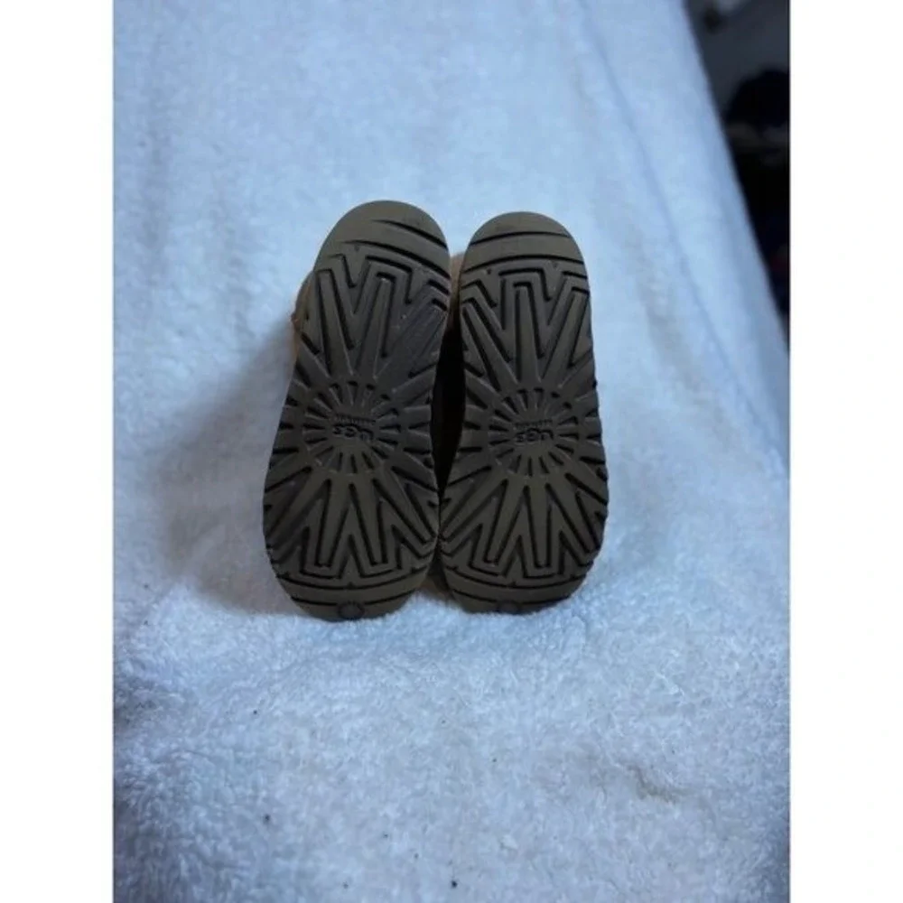 Kids UGG Australia Brown‎ Suede Sheepskin Lined Boots Size [SIZE] 4